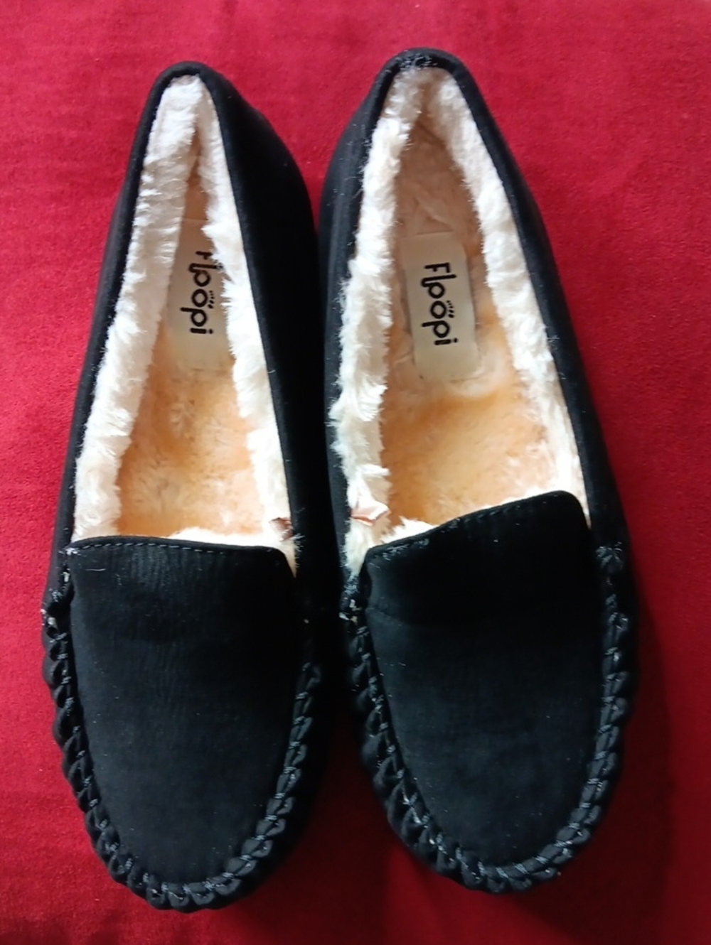 Floppi Women's Black Faux-Fur Lined Moccasin Slippers